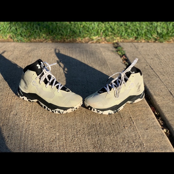 Curry 2.5 Black and White - Picture 2 of 6